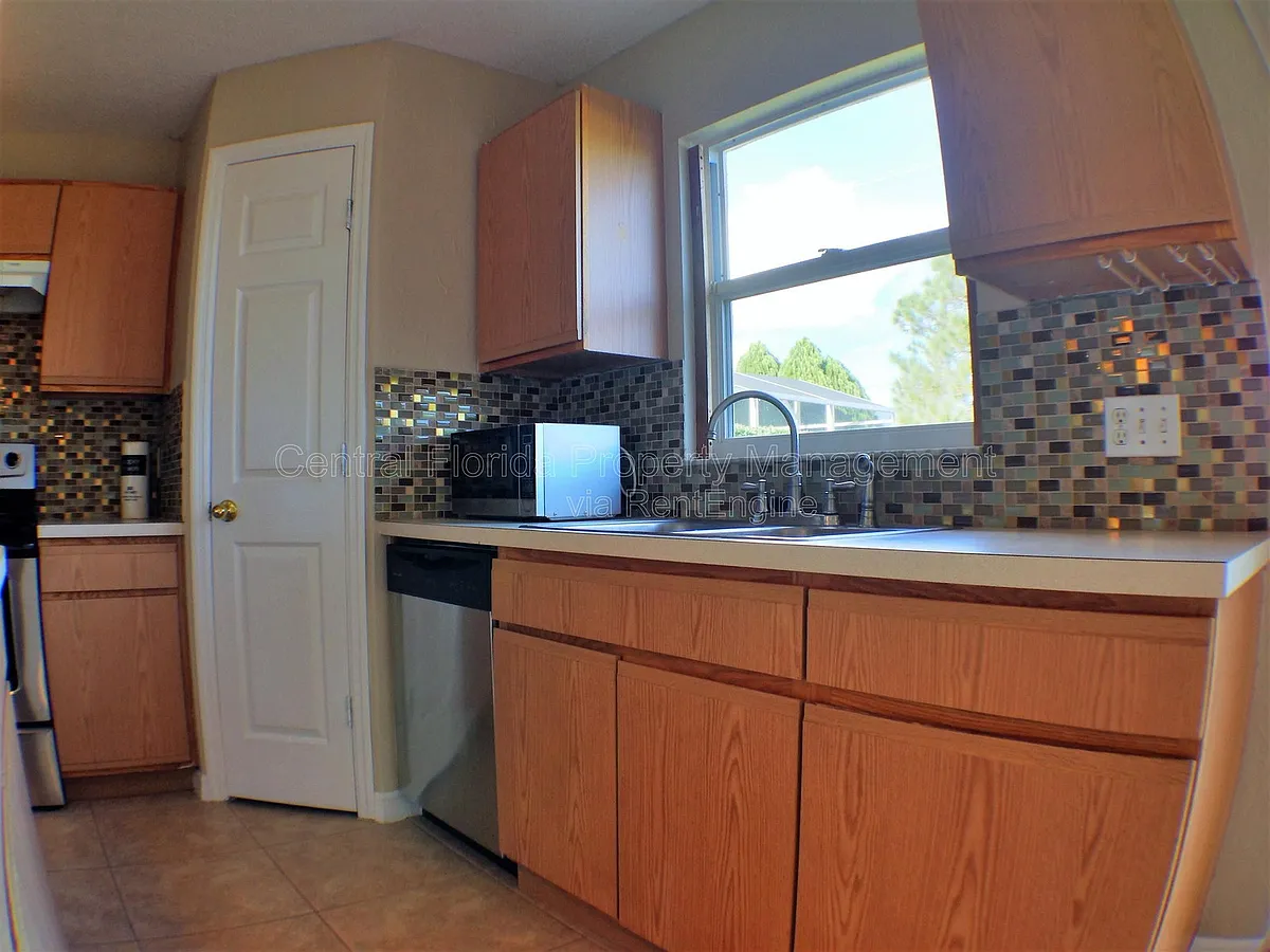 Building Photo - 4437 Stonemeadow Dr