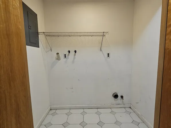 56 Grant Avenue image 10 of 12