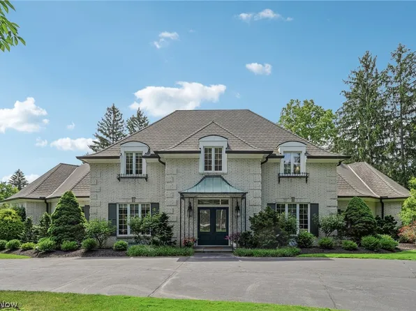 39 Pepper Creek Dr, Pepper Pike, OH 44124