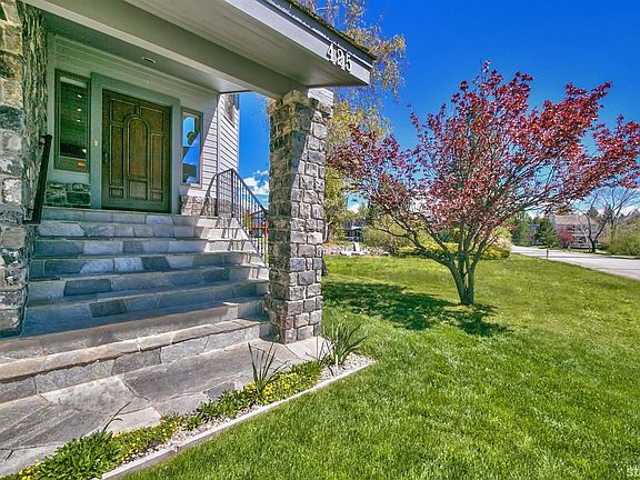 4th image of 425 Emerald Dr