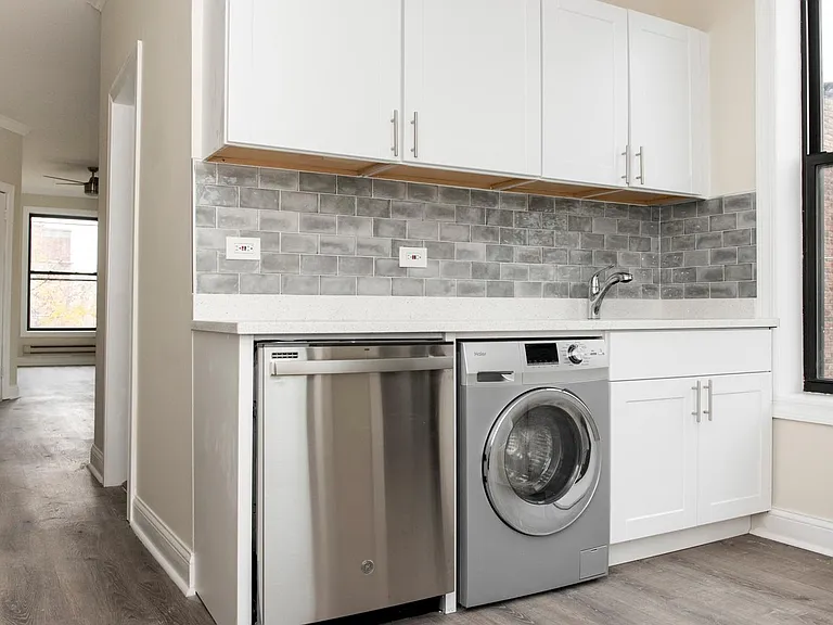 2909 N Mildred Ave #3 — Photo 4