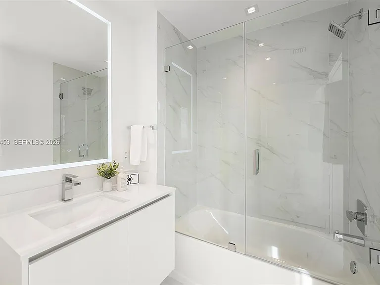 700 NE 24th St #1601 — Photo 23