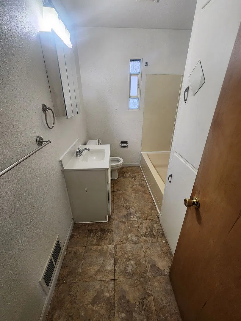 1024 N 15th St — Photo 3