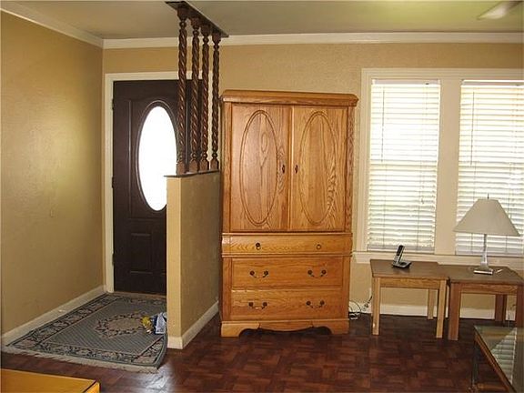 Foyer Entry - Living Room