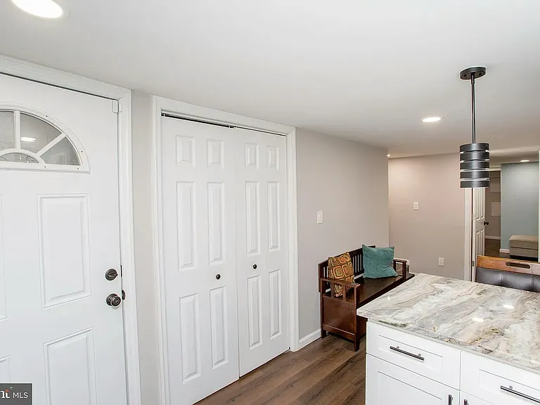 501 E Mount Airy Ave — Photo 22