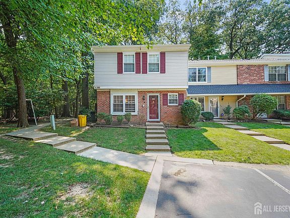 3rd image of 354 N McDowell Dr