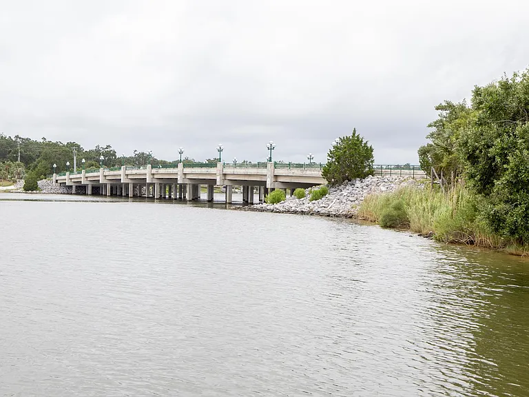 300 Bayou Blvd #106 — Photo 7