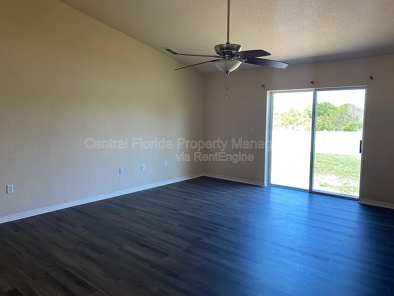 250 Highland Meadows Ct — Photo 12