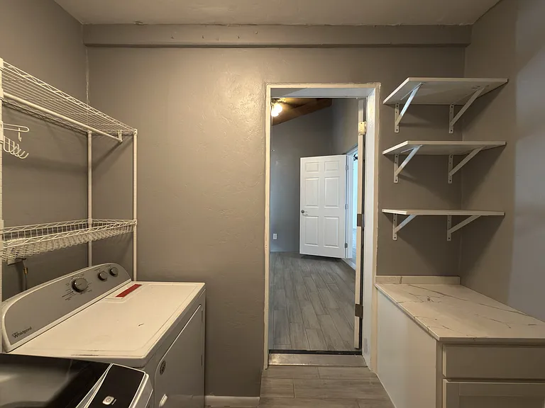2321 E 6th St #1 — Photo 24