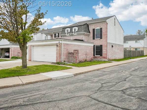 44 Stratford Ln, Rochester Hills, MI 48309