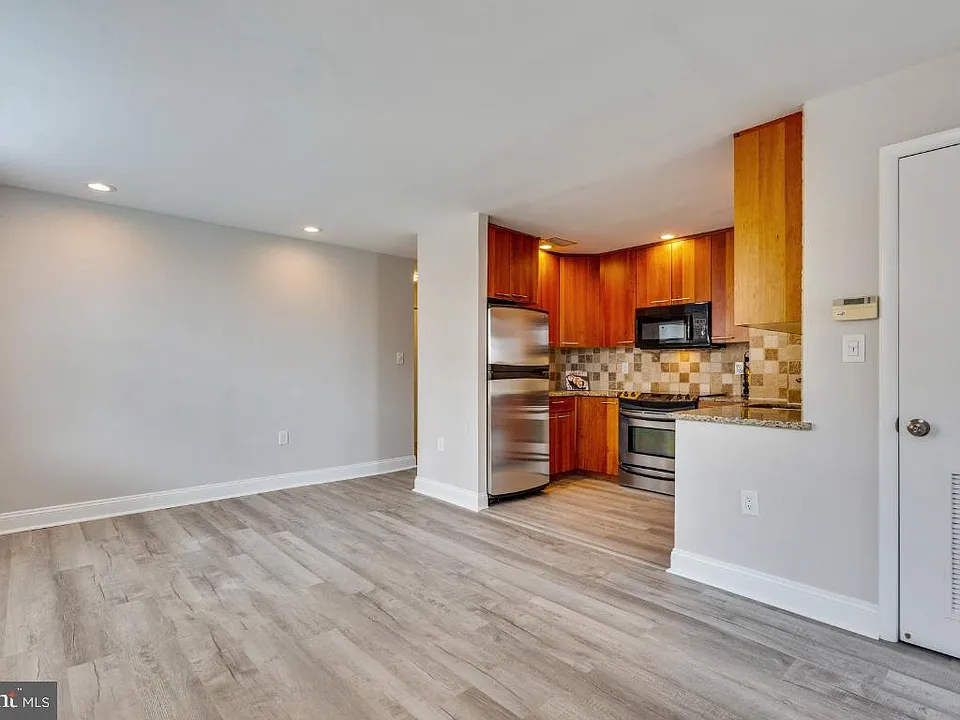 2440 16th St NW #515