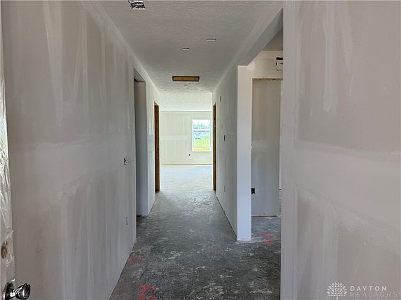 4th image of 214 Lightfoot Ct