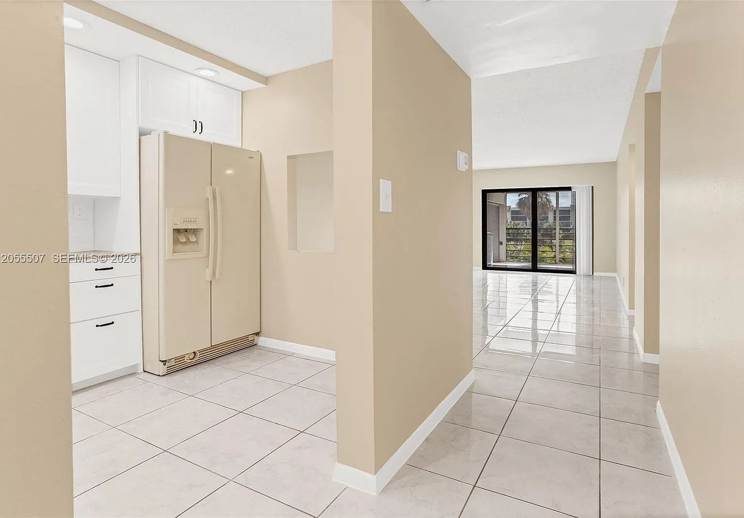 2 bed, 2.0 bath, 979 sqft, $2,000 — Photo 4