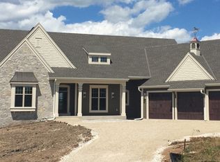 S60W30192 Fields Crossing Dr, Mukwonago, WI 53149