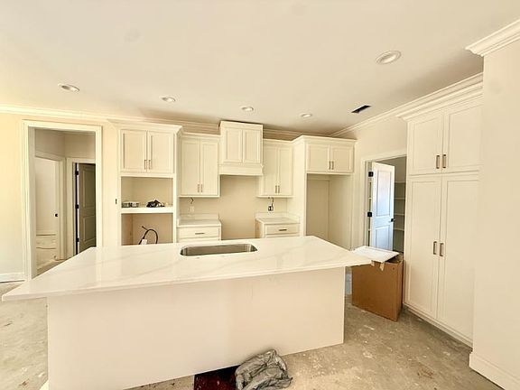 5th image of 2827 Viola Dr