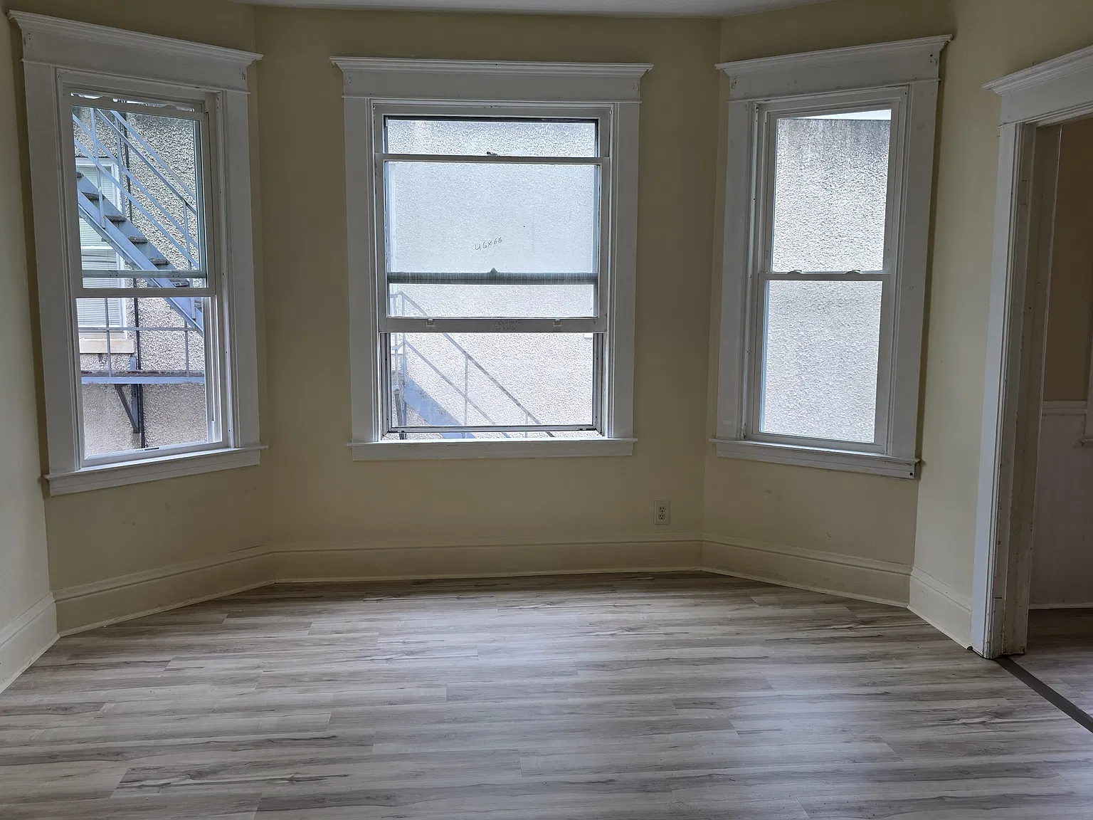2 bed, 900 sqft, $1,400 — Photo 1