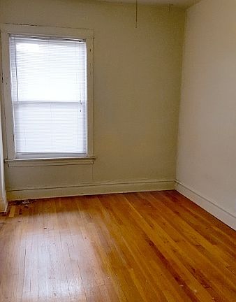 2nd image of 4705 N Damen Ave