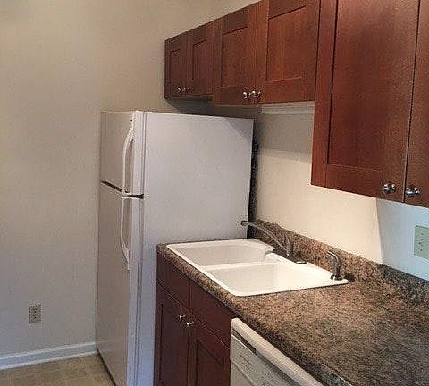 3rd image of 840 Forest St APT 8