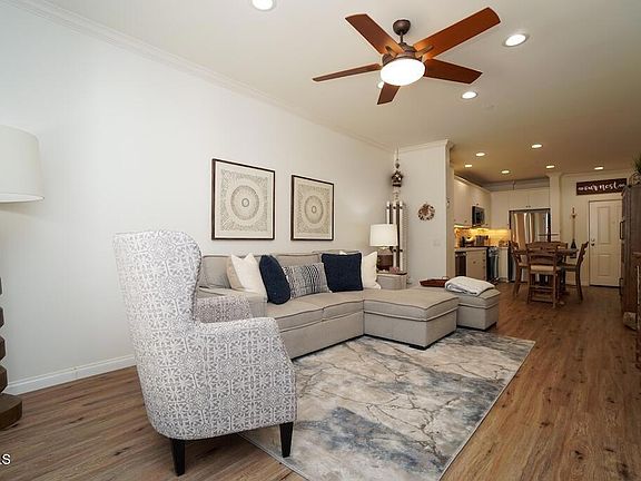3rd image of 1901 Victoria Ave #115