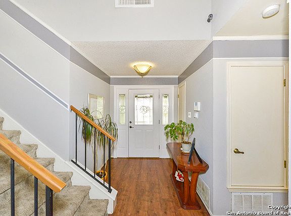 3rd image of 5670 Wood Climb St