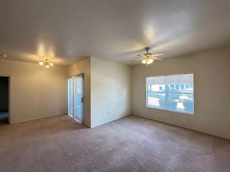 9620 W Russell Rd #1130 — Photo 8