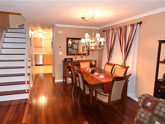 3rd image of 133 Lyman Ave