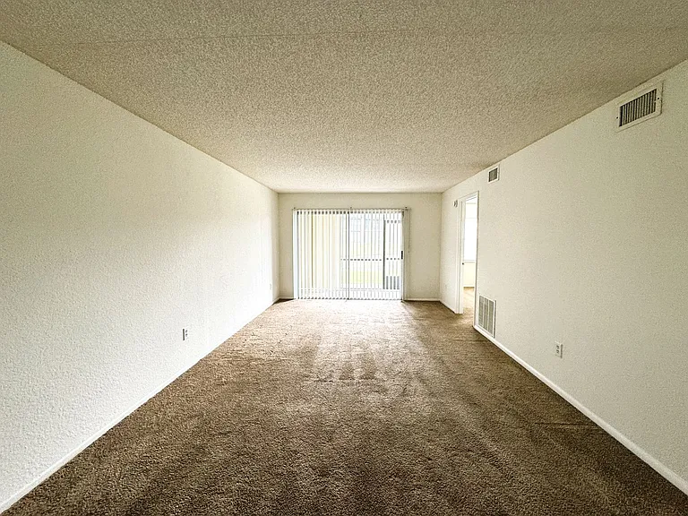 25100 Sandhill Blvd #M — Photo 6