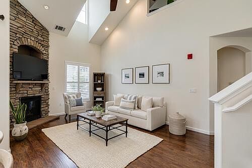 1st image of 316 Vessona Cir
