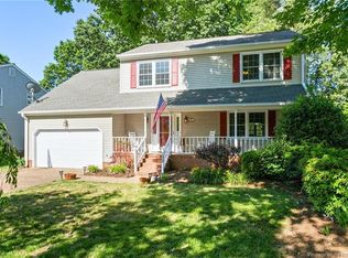 132 Gardenville Dr, Yorktown, VA 23693