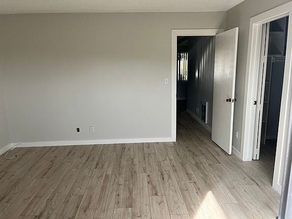 3rd image of 2220 Elden Ave APT 3