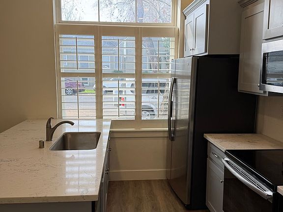 4th image of 303 U St