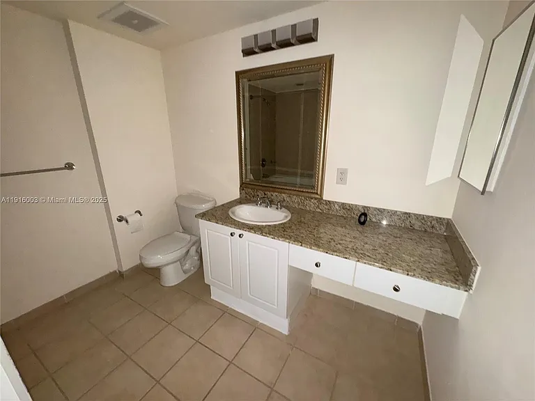 19501 W Country Club Dr #Penthouse 06 — Photo 11