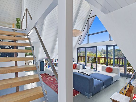 4th image of 21046 Waveview Dr
