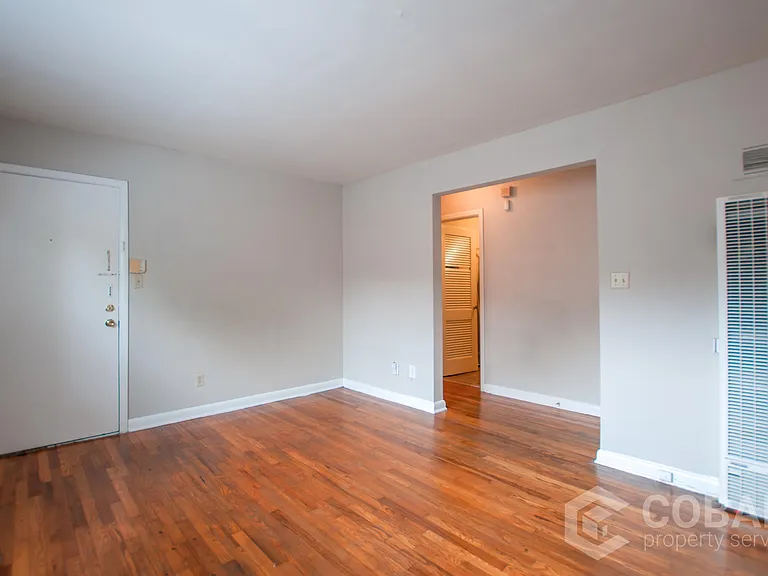 896 Greenwood Ave NE — Photo 21