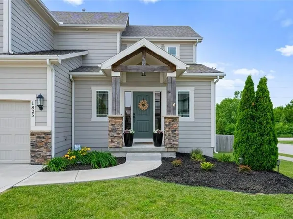 1825 SW Merryman Dr, Lees Summit, MO 64082