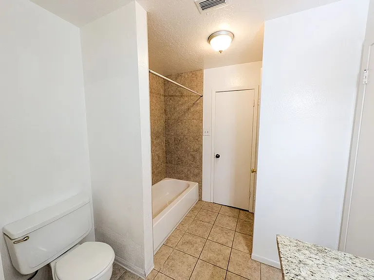 2700 N 16th St #21 — Photo 15