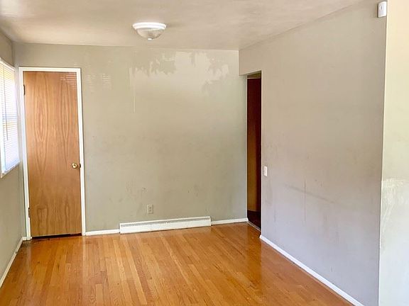 4th image of 1465 Wadsworth Dr