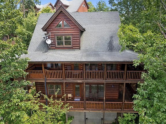 3rd image of 1304 Timberwolf Way