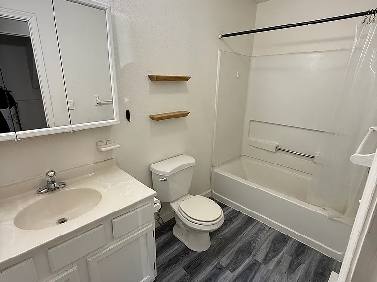 217 Rich St #217 — Photo 2