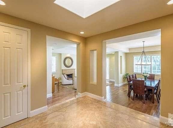 3rd image of 900 Vivian Cir