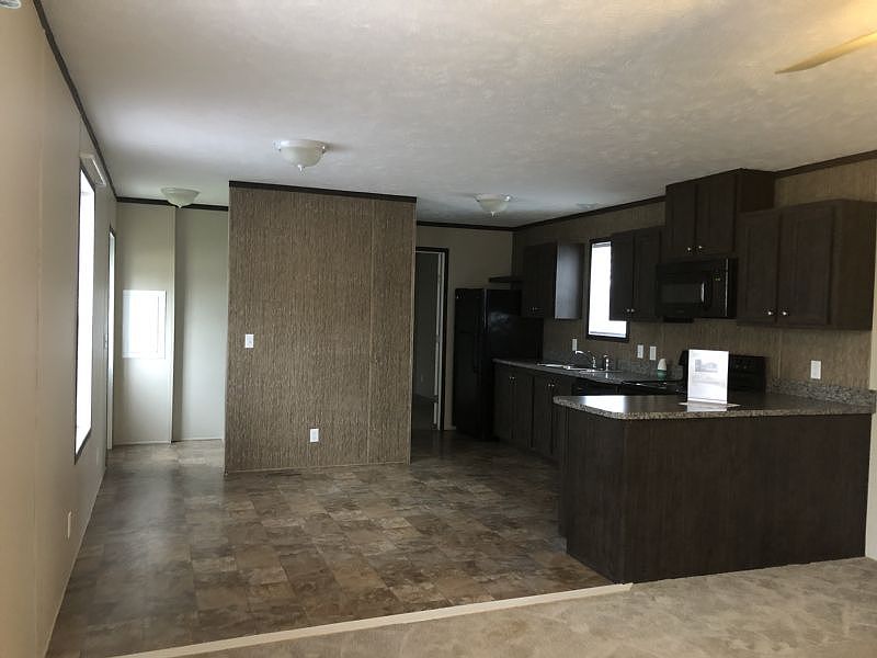 2nd image of 175 Moon Rd