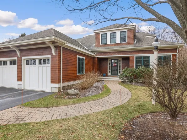 43 Clubhouse Dr #43, Hingham, MA 02043