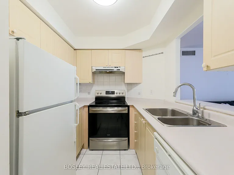99 Hayden St #806 — Photo 4