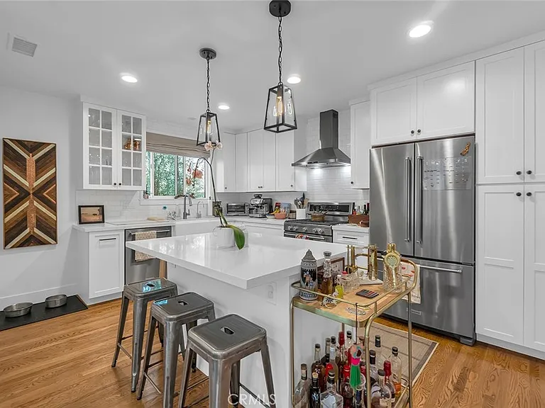 3220 Iroquois Ave — Photo 10