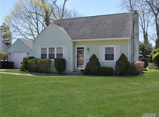 124 Foster Blvd, Babylon, NY