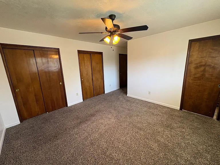 2943 W Ashland Ave — Photo 7
