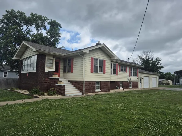 502 Jackson St, Harrisburg, IL 62946