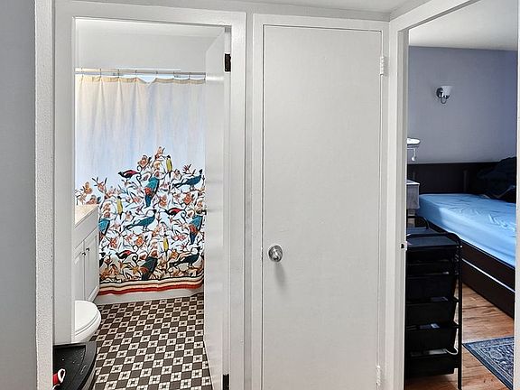 5th image of 2104-24 W Foster Ave #2120-2E