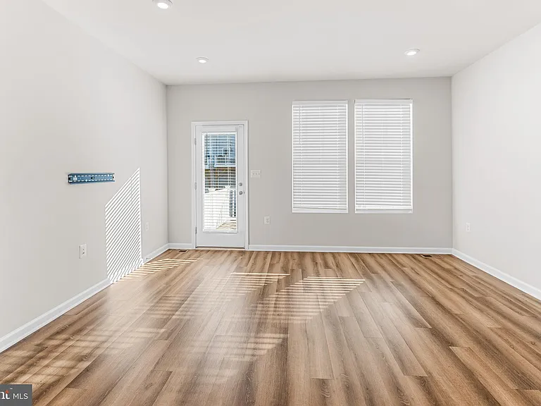 62 Coolidge Ave — Photo 9
