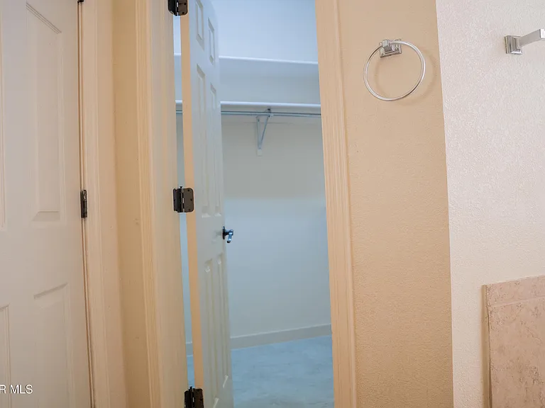 804 Bonnie Ct — Photo 17